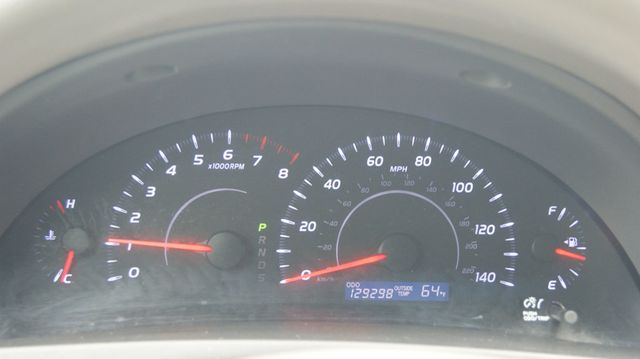 2011 Toyota Camry 3 MONTH WARANTY ,JUST SERVICED, VERY CLEAN INSIDE AND OUT  - 22986888 - 3