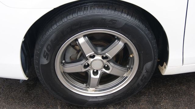 2011 Toyota Camry 3 MONTH WARANTY ,JUST SERVICED, VERY CLEAN INSIDE AND OUT  - 22986888 - 43