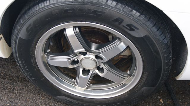 2011 Toyota Camry 3 MONTH WARANTY ,JUST SERVICED, VERY CLEAN INSIDE AND OUT  - 22986888 - 44