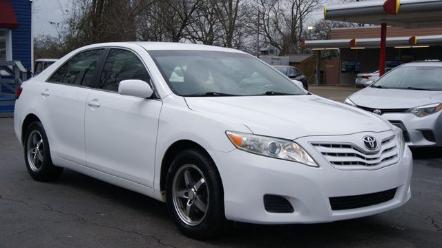 2011 Toyota Camry 3 MONTH WARANTY ,JUST SERVICED, VERY CLEAN INSIDE AND OUT  - 22986888 - 4