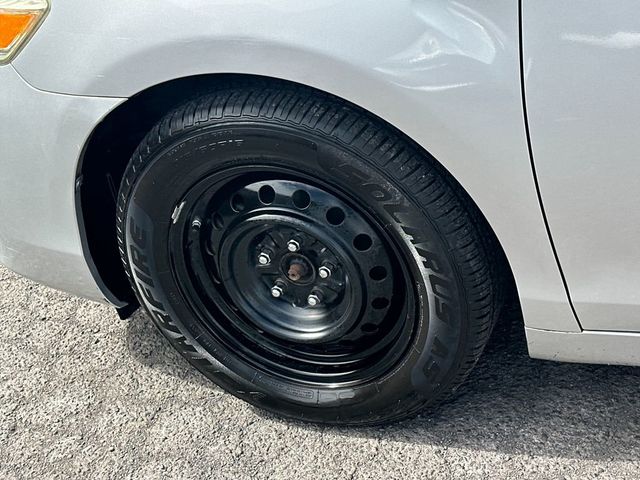 2011 Toyota Camry 4dr Sedan I4 Automatic LE - 22950236 - 10