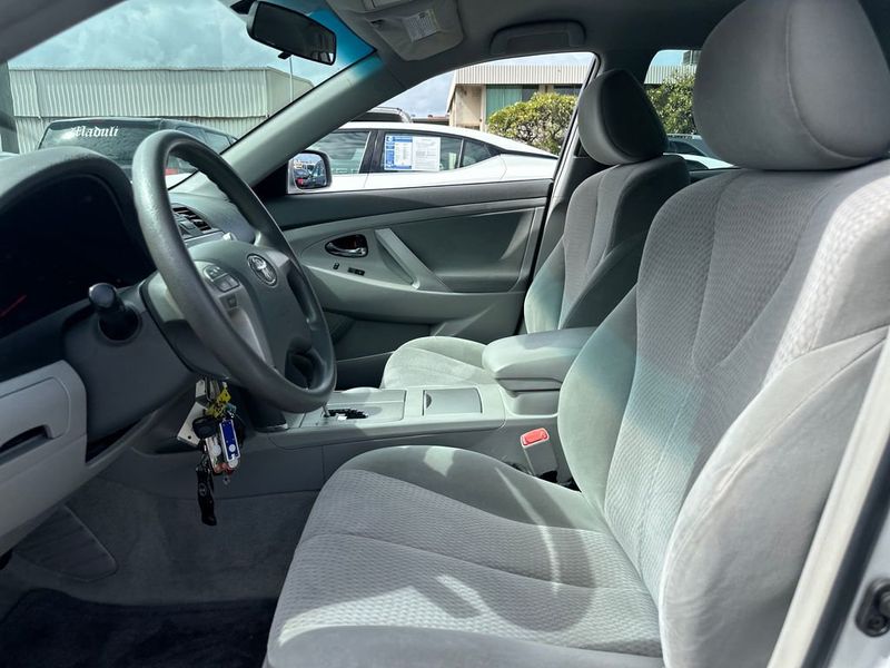 2011 Toyota Camry 4dr Sedan I4 Automatic LE - 22950236 - 11