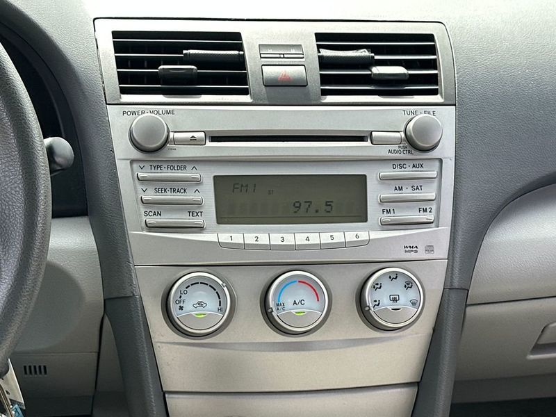 2011 Toyota Camry 4dr Sedan I4 Automatic LE - 22950236 - 14