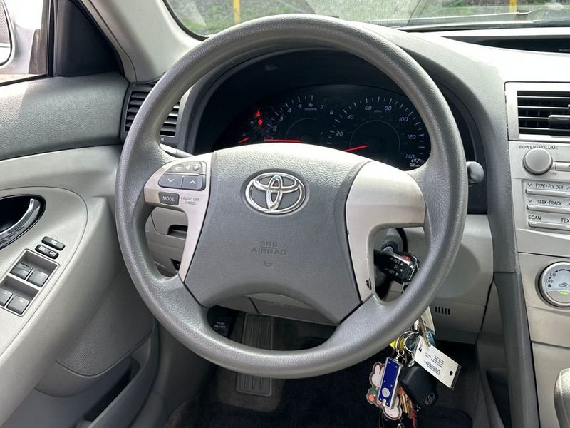 2011 Toyota Camry 4dr Sedan I4 Automatic LE - 22950236 - 15