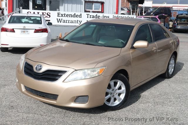 2011 Toyota Camry 4dr Sedan I4 Automatic LE - 22713645 - 1