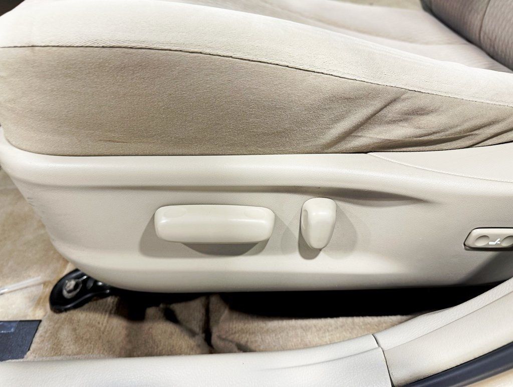 2011 Toyota Camry 4dr Sedan I4 Automatic LE - 22931847 - 18