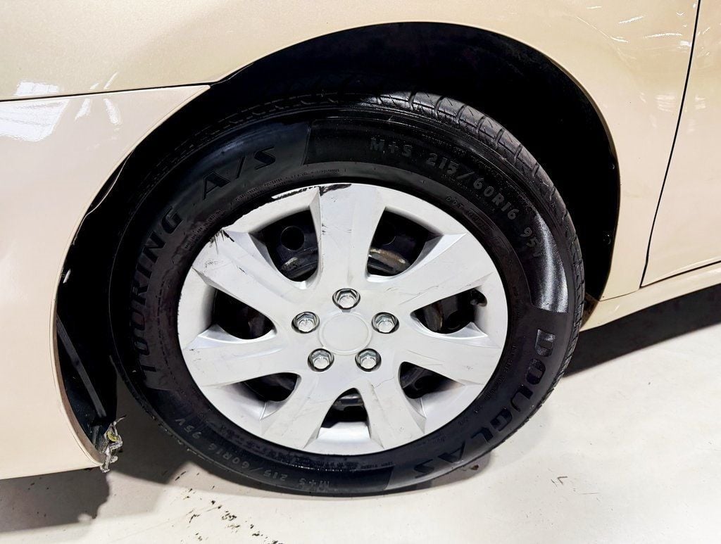 2011 Toyota Camry 4dr Sedan I4 Automatic LE - 22931847 - 1