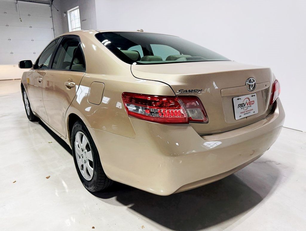 2011 Toyota Camry 4dr Sedan I4 Automatic LE - 22931847 - 4