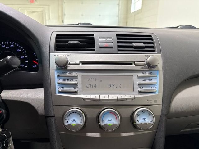 2011 Toyota Camry 4dr Sedan I4 Automatic LE - 23073655 - 14