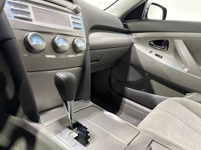 2011 Toyota Camry 4dr Sedan I4 Automatic LE - 23073655 - 15