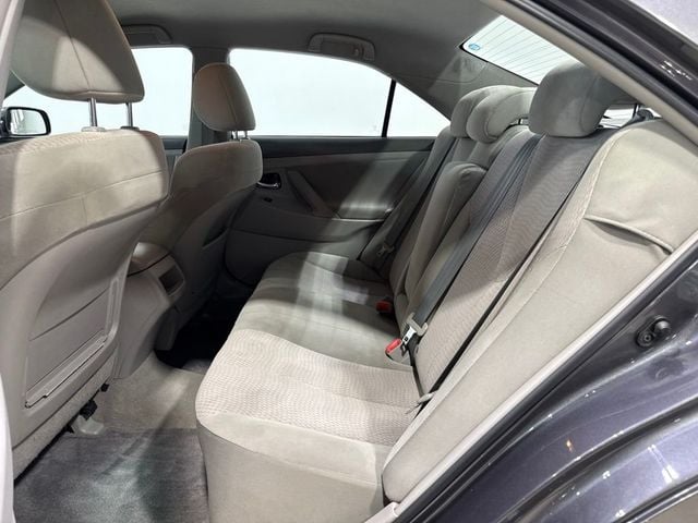 2011 Toyota Camry 4dr Sedan I4 Automatic LE - 23073655 - 18