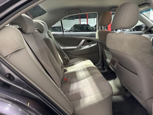 2011 Toyota Camry 4dr Sedan I4 Automatic LE - 23073655 - 21