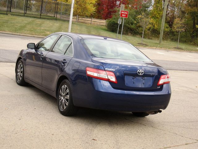 2011 Toyota Camry 4dr Sedan I4 Automatic LE - 22938138 - 11