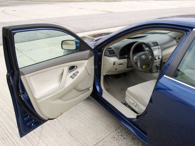 2011 Toyota Camry 4dr Sedan I4 Automatic LE - 22938138 - 14