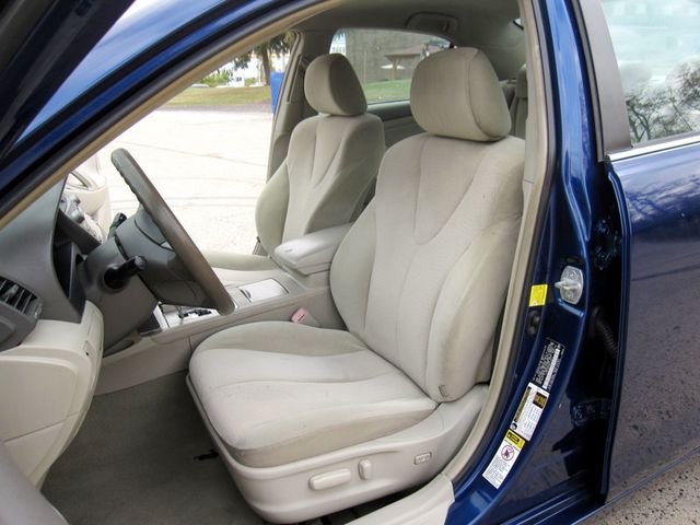 2011 Toyota Camry 4dr Sedan I4 Automatic LE - 22938138 - 16