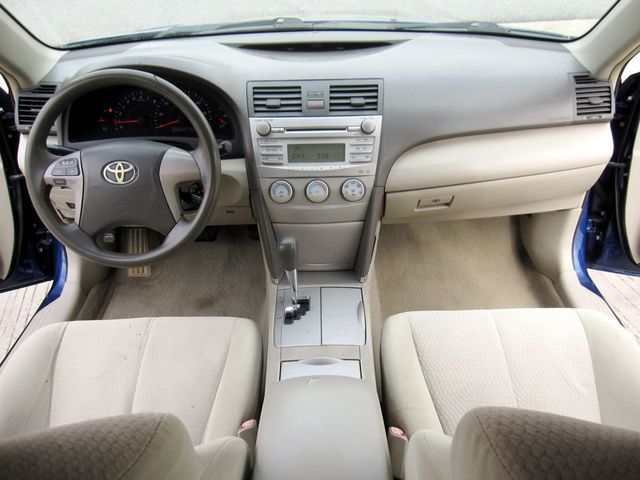 2011 Toyota Camry 4dr Sedan I4 Automatic LE - 22938138 - 18