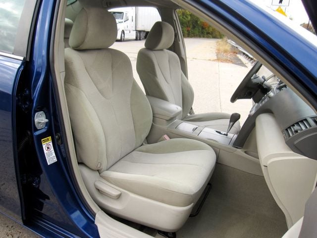 2011 Toyota Camry 4dr Sedan I4 Automatic LE - 22938138 - 20