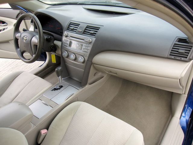 2011 Toyota Camry 4dr Sedan I4 Automatic LE - 22938138 - 21
