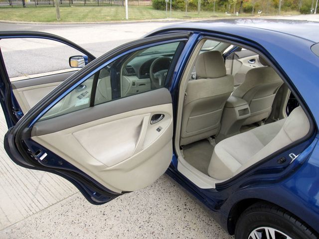 2011 Toyota Camry 4dr Sedan I4 Automatic LE - 22938138 - 23