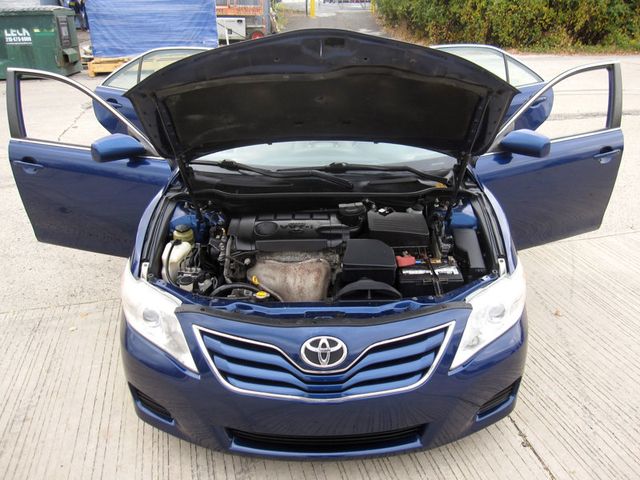 2011 Toyota Camry 4dr Sedan I4 Automatic LE - 22938138 - 27