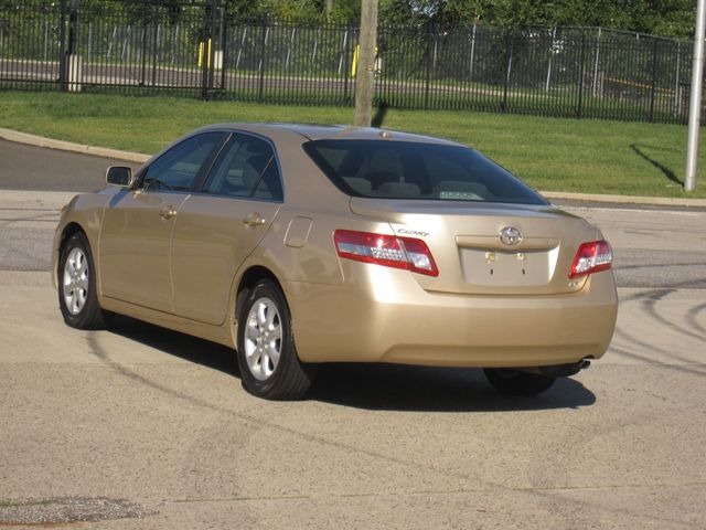 2011 Toyota Camry 4dr Sedan I4 Automatic LE - 23073597 - 12