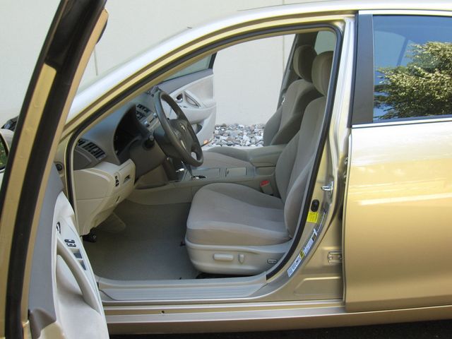 2011 Toyota Camry 4dr Sedan I4 Automatic LE - 23073597 - 16