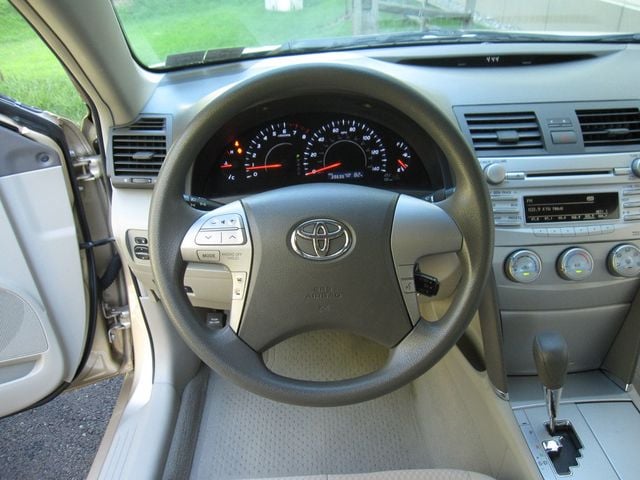 2011 Toyota Camry 4dr Sedan I4 Automatic LE - 23073597 - 18
