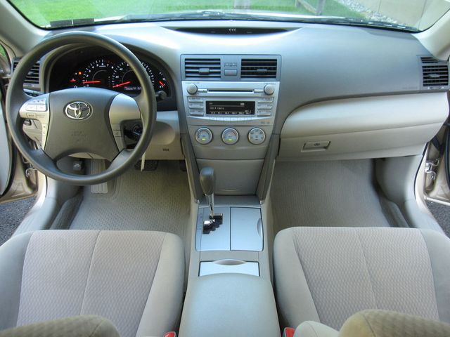 2011 Toyota Camry 4dr Sedan I4 Automatic LE - 23073597 - 19