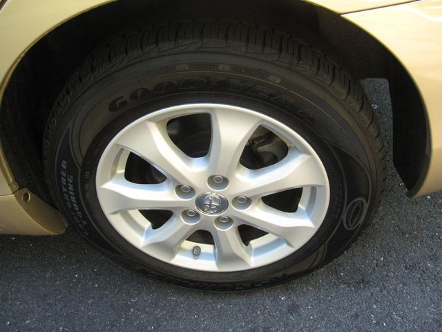 2011 Toyota Camry 4dr Sedan I4 Automatic LE - 23073597 - 33