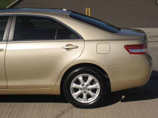 2011 Toyota Camry 4dr Sedan I4 Automatic LE - 23073597 - 7