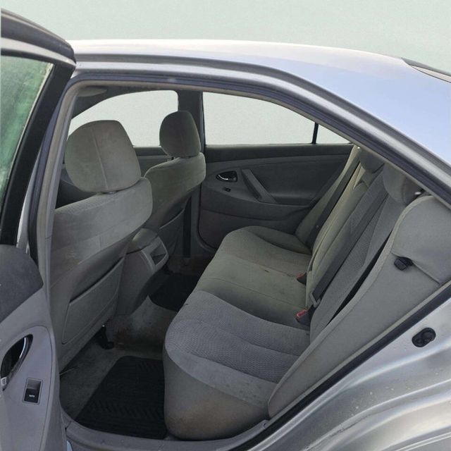 2011 Toyota Camry 4dr Sedan I4 Automatic LE - 22966047 - 6