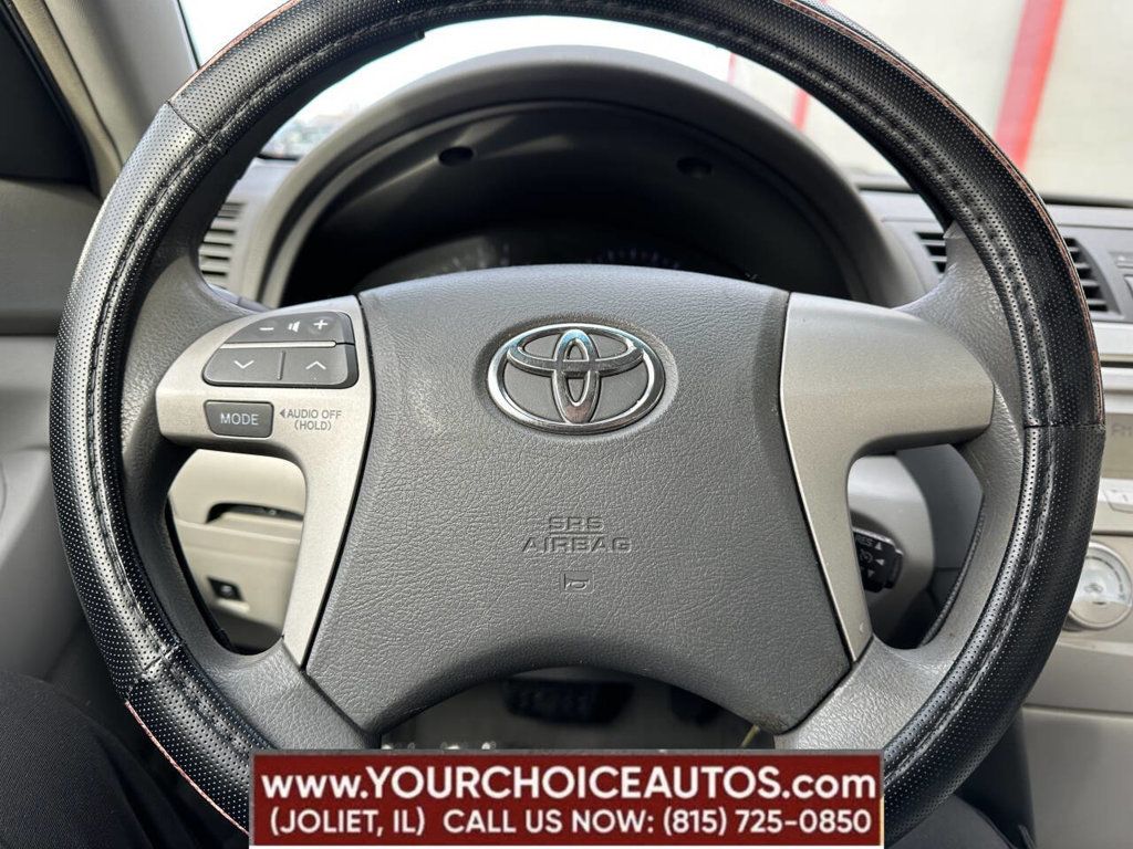 2011 Toyota Camry 4dr Sedan I4 Automatic LE - 22692460 - 25