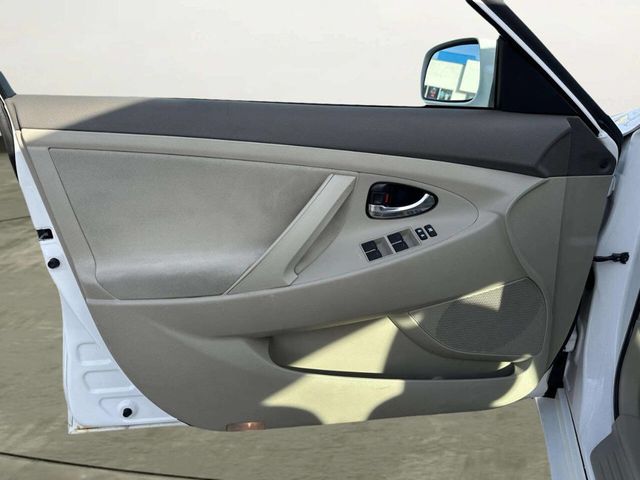 2011 Toyota Camry 4dr Sedan I4 Automatic LE - 22963915 - 9