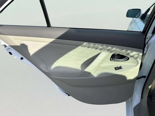 2011 Toyota Camry 4dr Sedan I4 Automatic LE - 22963915 - 11