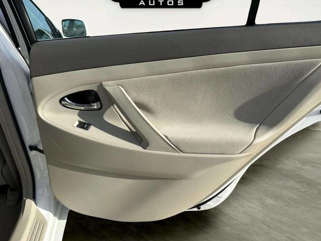 2011 Toyota Camry 4dr Sedan I4 Automatic LE - 22963915 - 14