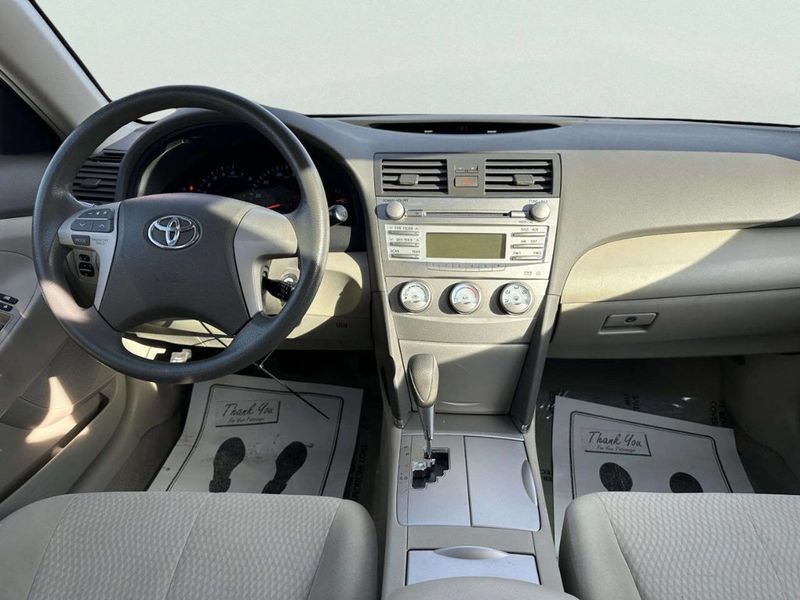 2011 Toyota Camry 4dr Sedan I4 Automatic LE - 22963915 - 15