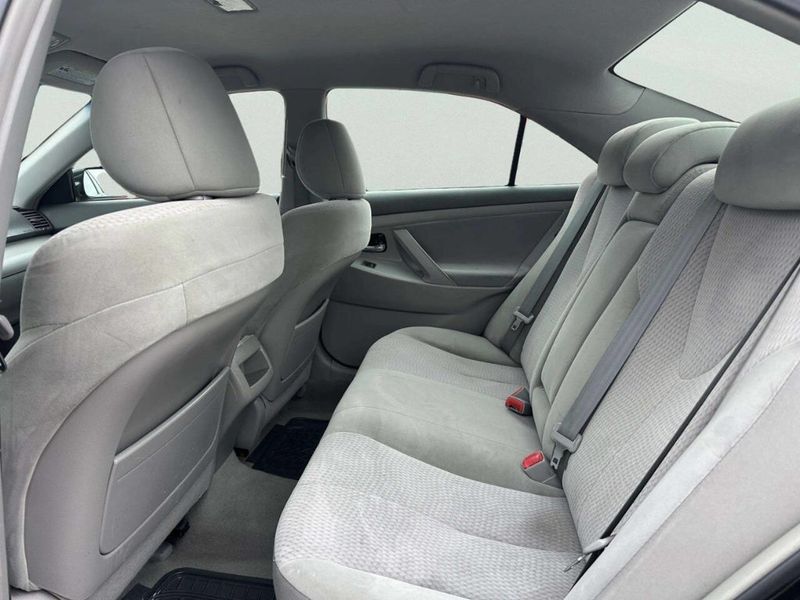 2011 Toyota Camry 4dr Sedan I4 Automatic LE - 23007411 - 10