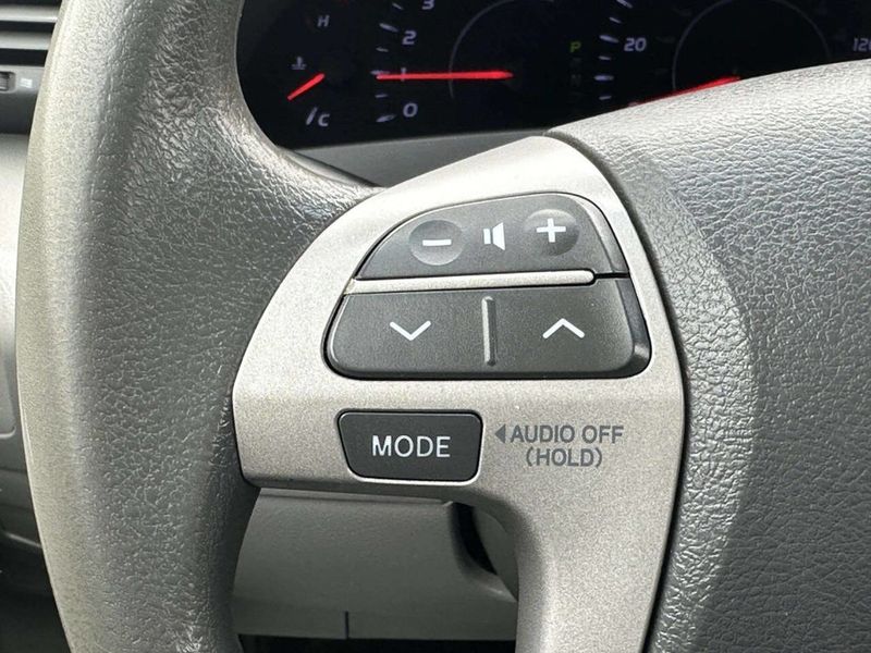 2011 Toyota Camry 4dr Sedan I4 Automatic LE - 23007411 - 25