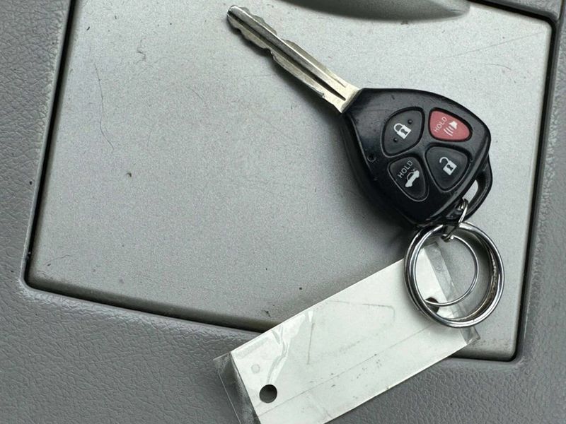 2011 Toyota Camry 4dr Sedan I4 Automatic LE - 23007411 - 27