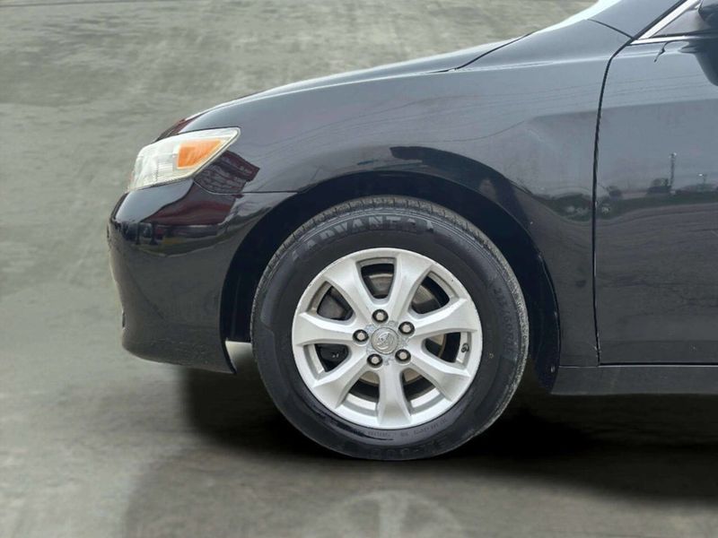 2011 Toyota Camry 4dr Sedan I4 Automatic LE - 23007411 - 28