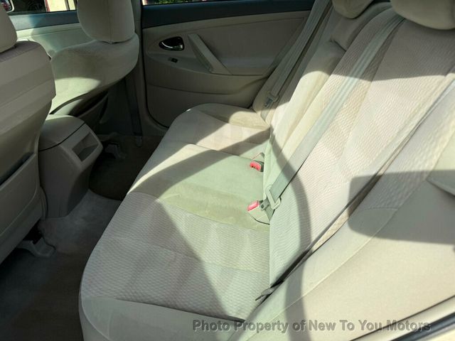 2011 Toyota Camry 4dr Sedan I4 Automatic LE - 22990470 - 9