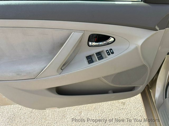 2011 Toyota Camry 4dr Sedan I4 Automatic LE - 22990470 - 12