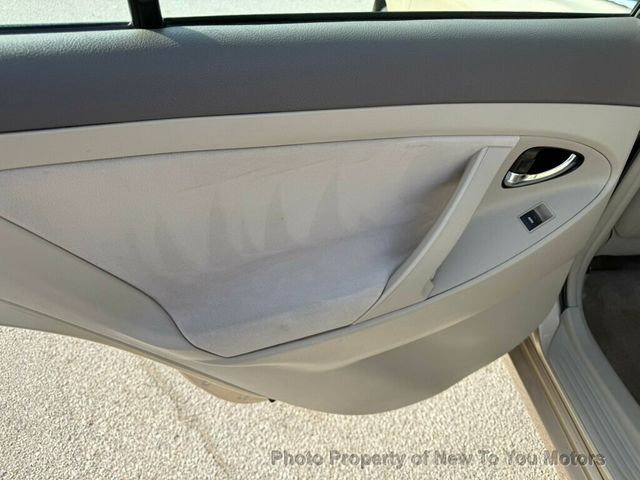 2011 Toyota Camry 4dr Sedan I4 Automatic LE - 22990470 - 13