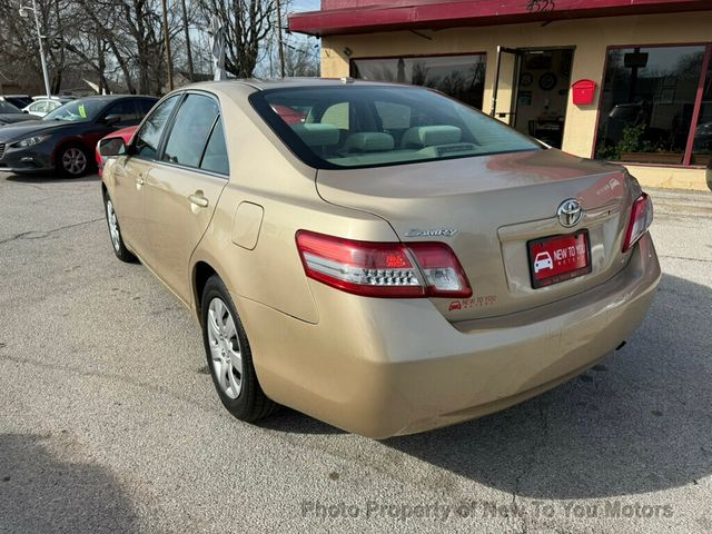 2011 Toyota Camry 4dr Sedan I4 Automatic LE - 22990470 - 1