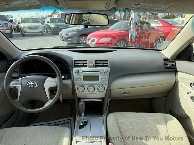 2011 Toyota Camry 4dr Sedan I4 Automatic LE - 22990470 - 2