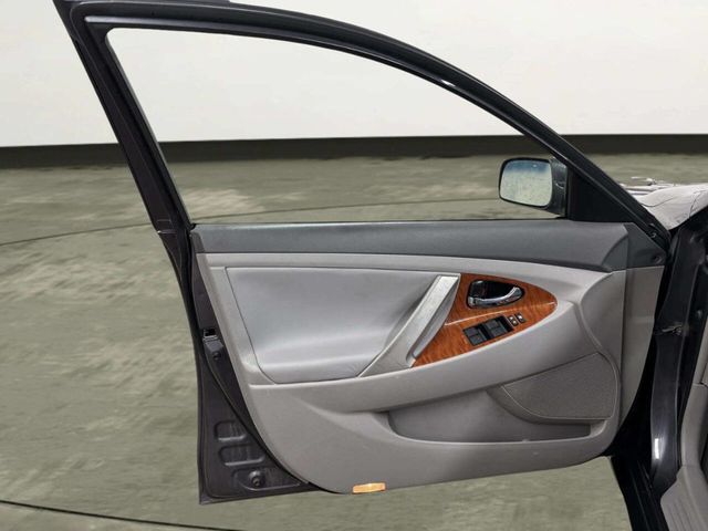 2011 Toyota Camry 4dr Sedan I4 Automatic XLE - 23018673 - 10