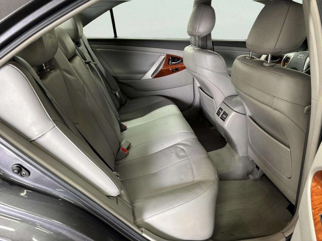 2011 Toyota Camry 4dr Sedan I4 Automatic XLE - 23018673 - 17