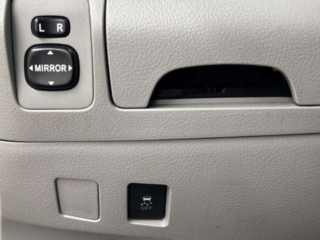 2011 Toyota Camry 4dr Sedan I4 Automatic XLE - 23018673 - 27