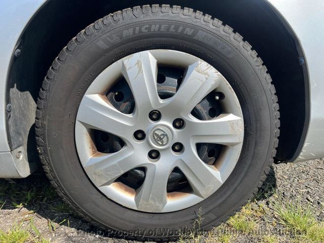 2011 Toyota Camry 4dr Sedan I4 Manual LE - 23060135 - 10