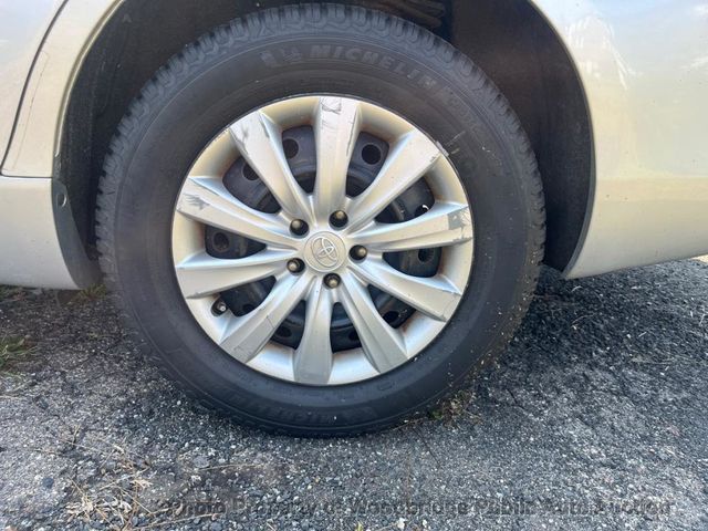 2011 Toyota Camry 4dr Sedan I4 Manual LE - 23060135 - 11